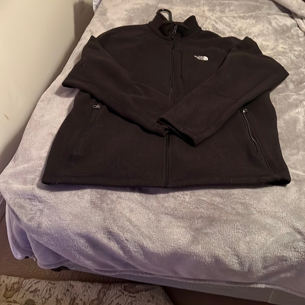Northface winter coat for men.